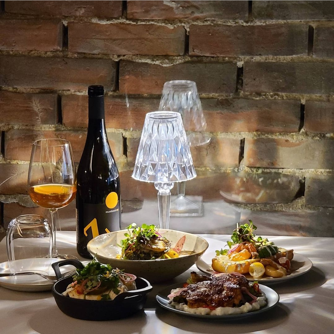 Eumeum cozy natural wine bar interior in Insadong