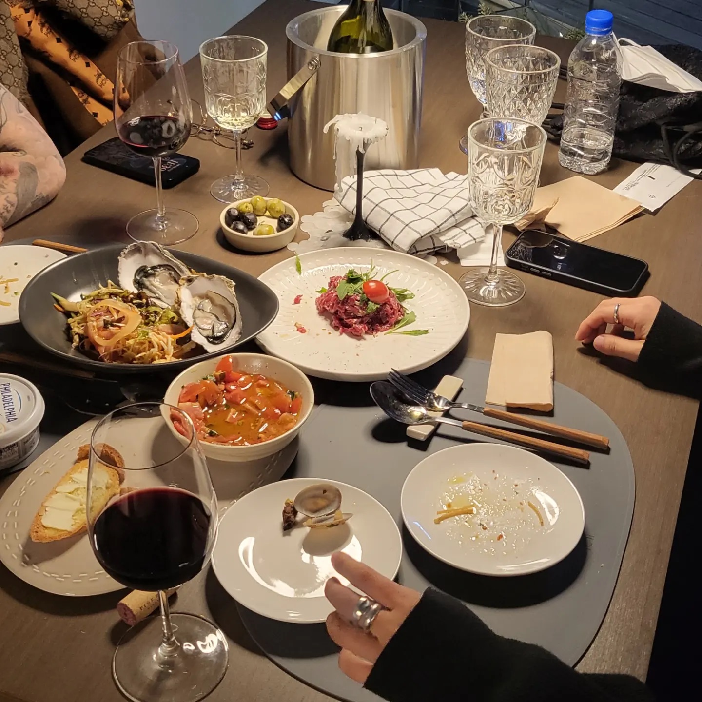 Cordon cozy wine dining with pasta and pizza