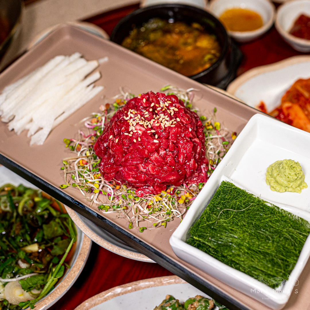 Noreut Gunja premium pork platter with many banchan