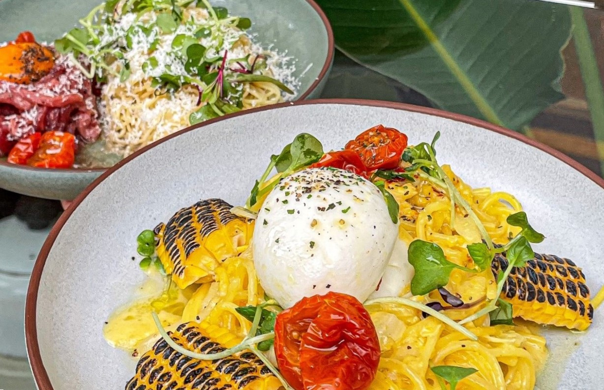 Seoyangmyunok cozy bistro plates with mushrooms and pasta