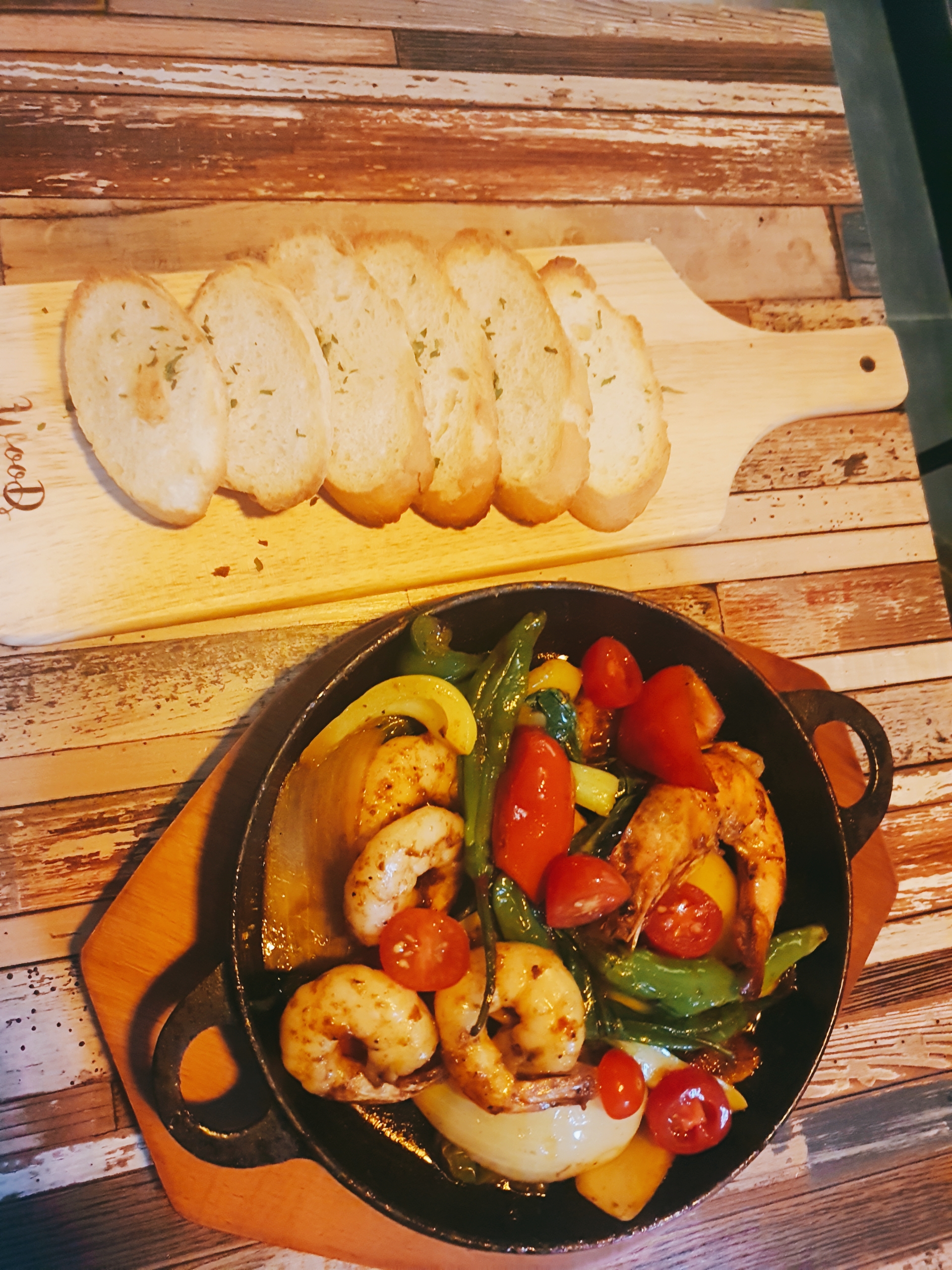 ウアのクラフトパブビールとシェア料理