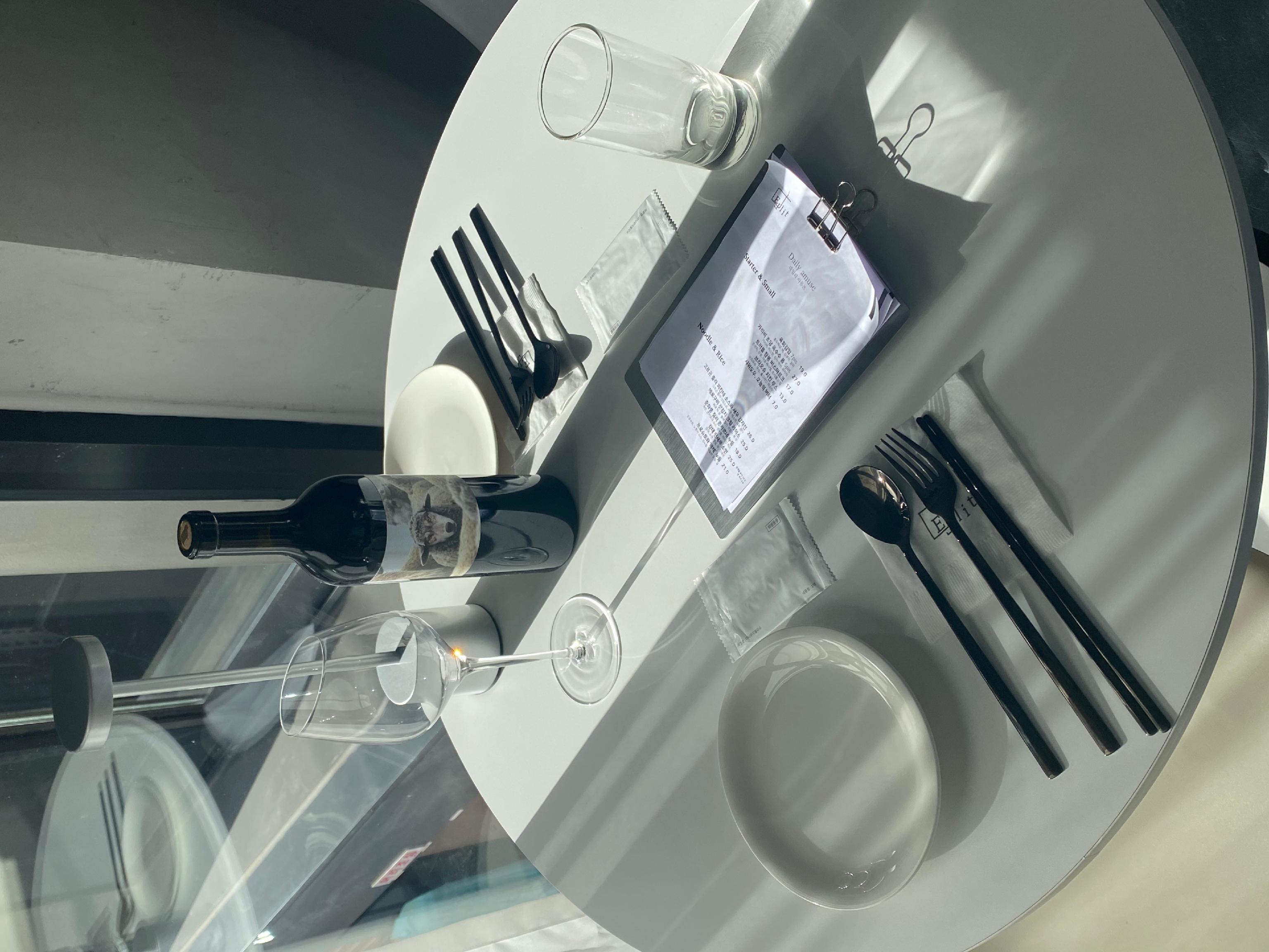 El Lit Seoul Forest European plates inspired by nature