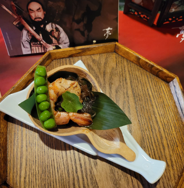 Mongjoongsik modern Chinese course with thematic plating