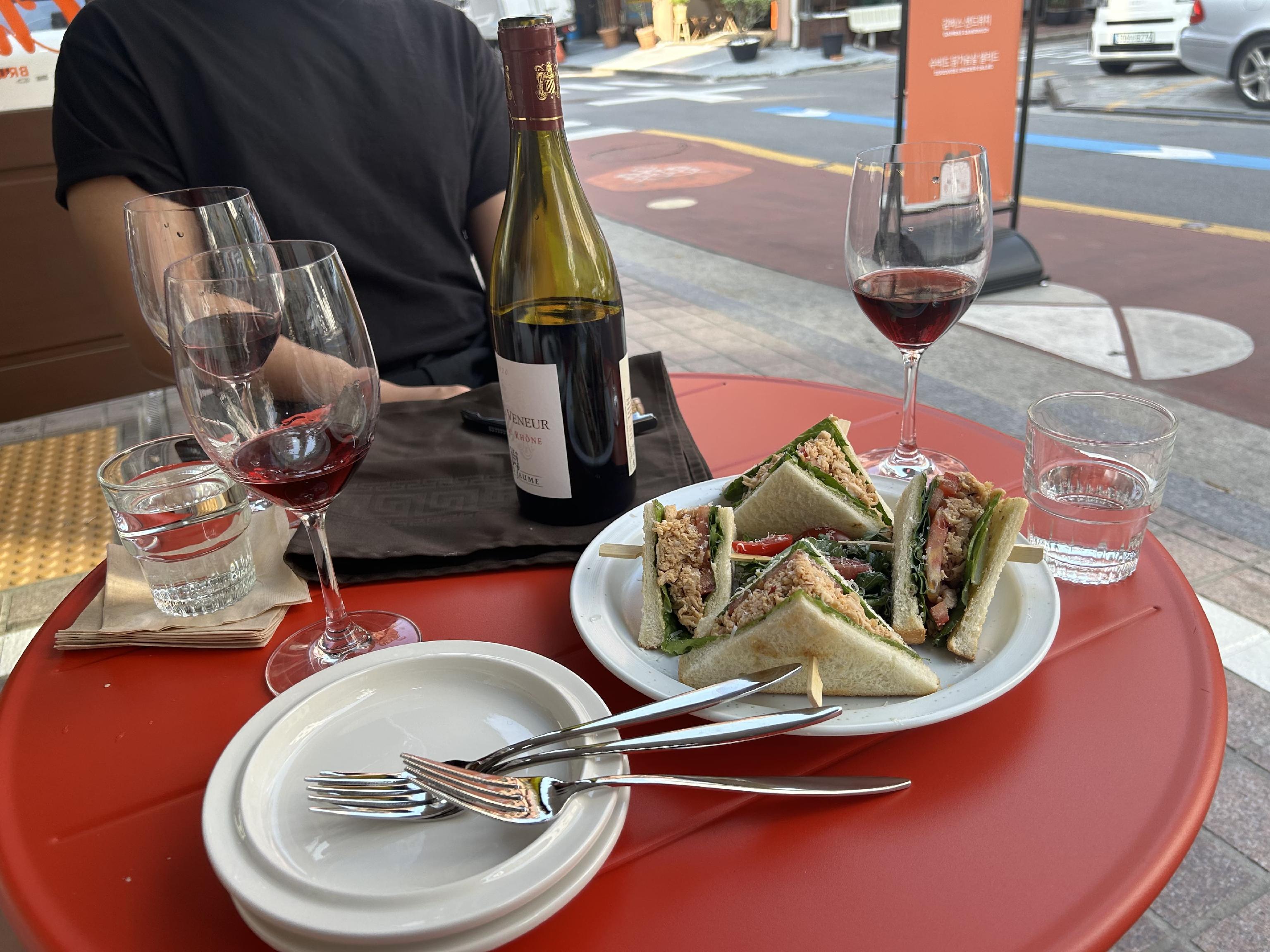 Chubby 神堂店明亮早午餐與咖啡