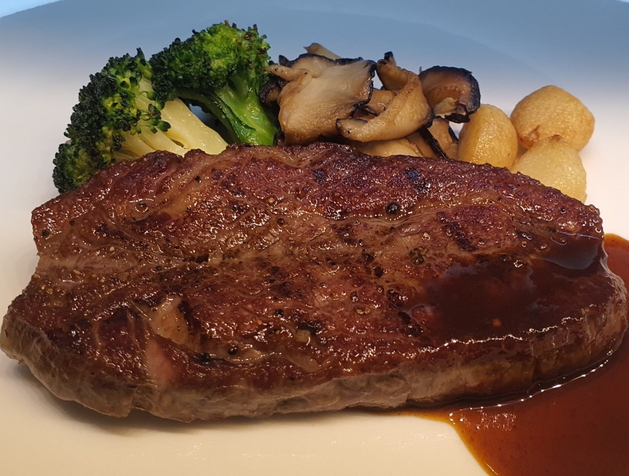 CUCINA HU view of Han River and Italian course