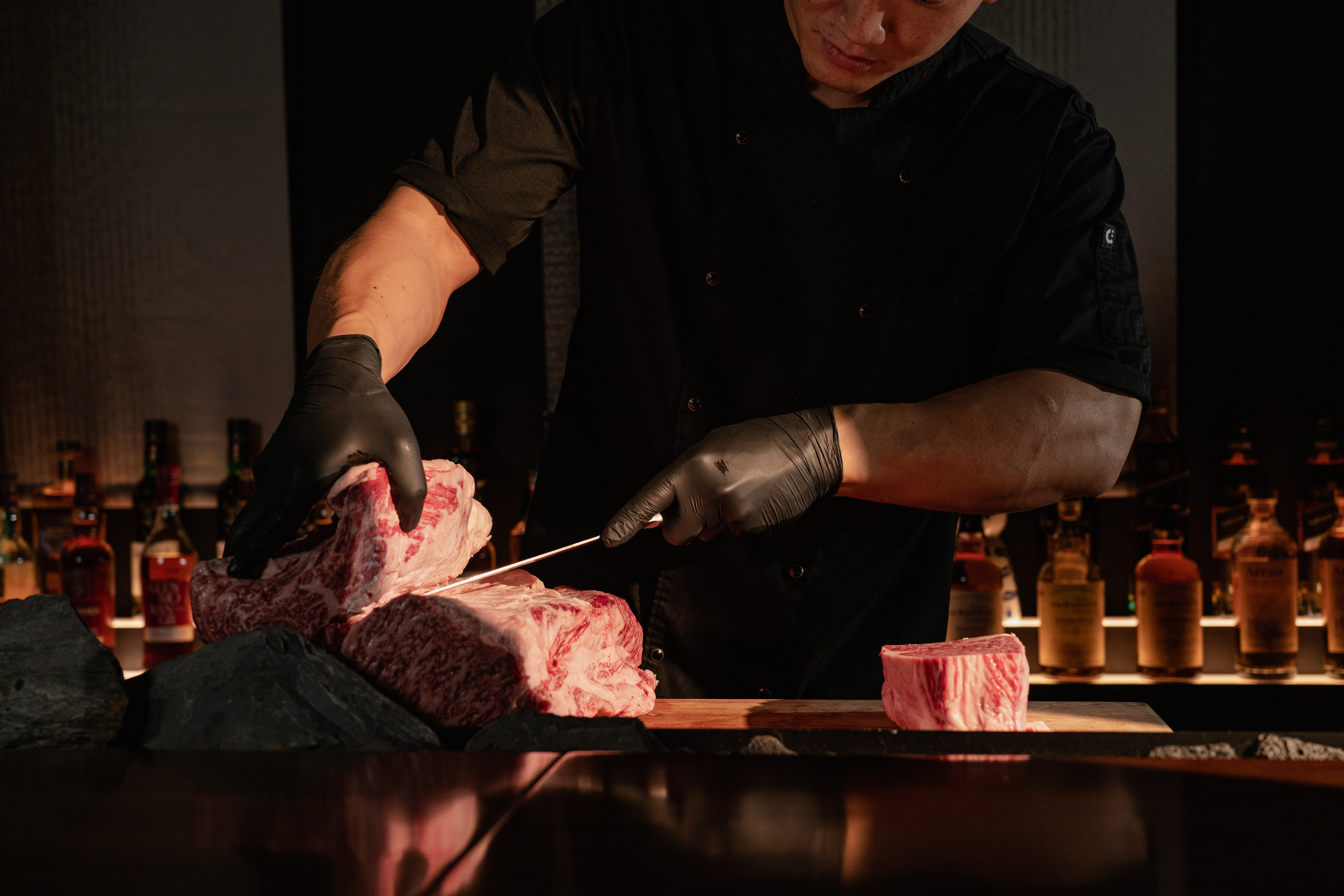 Dosan Hoikwan charcoal Hanwoo cuts with refined plating