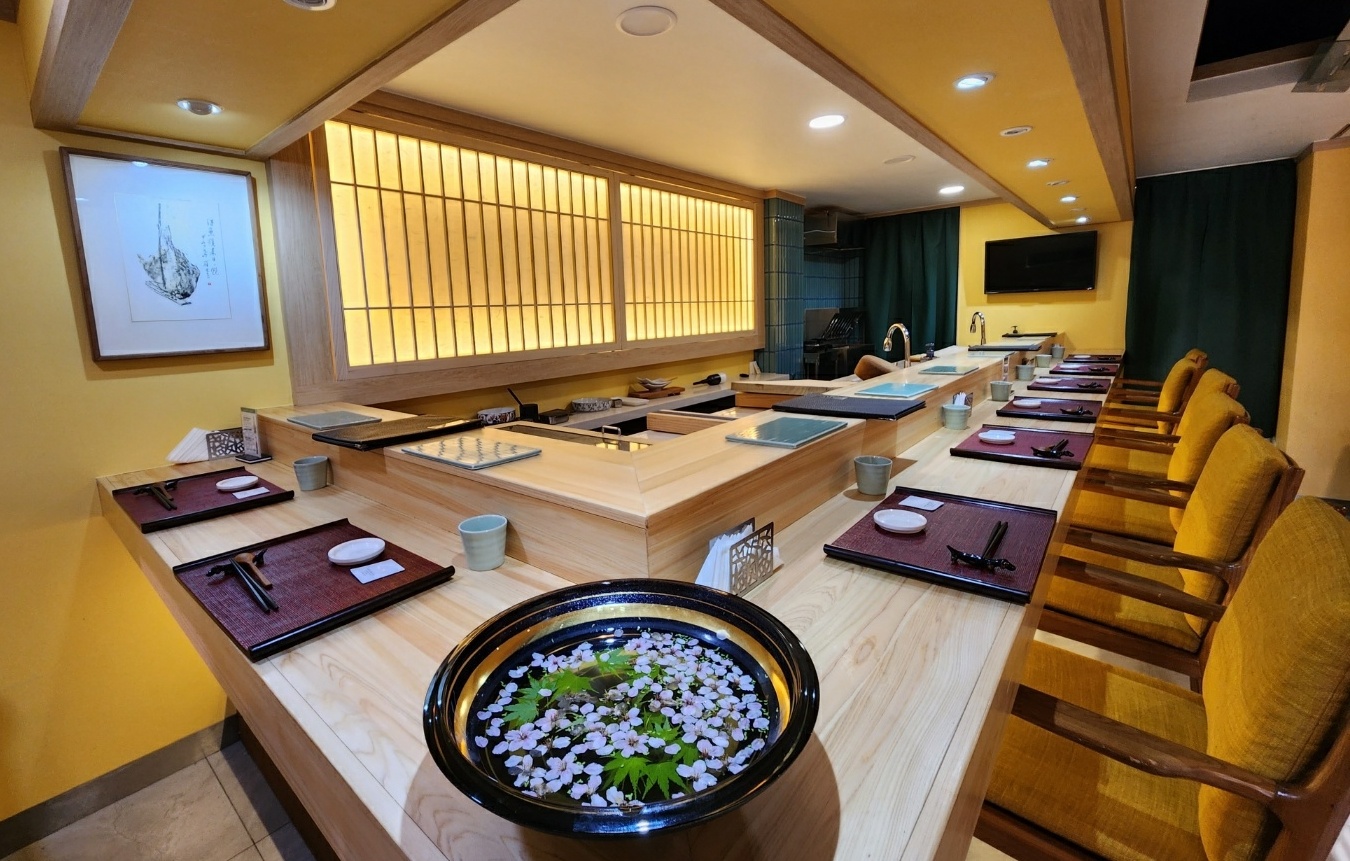 旁贝店Kiesetsu寿司的日式怀石柜台