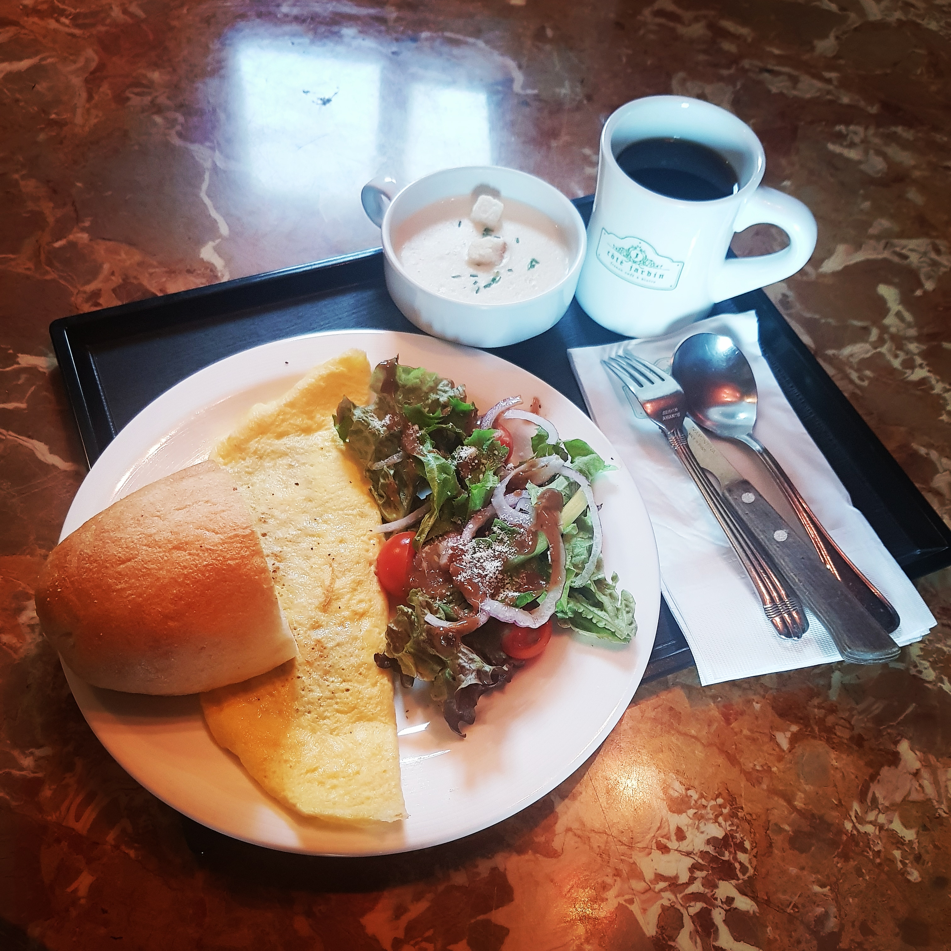 Cote Jardin cozy French dining room in Itaewon