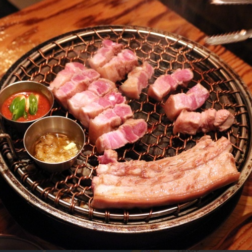 Gokiggun Kimchunbae charcoal beef with kimchi pot