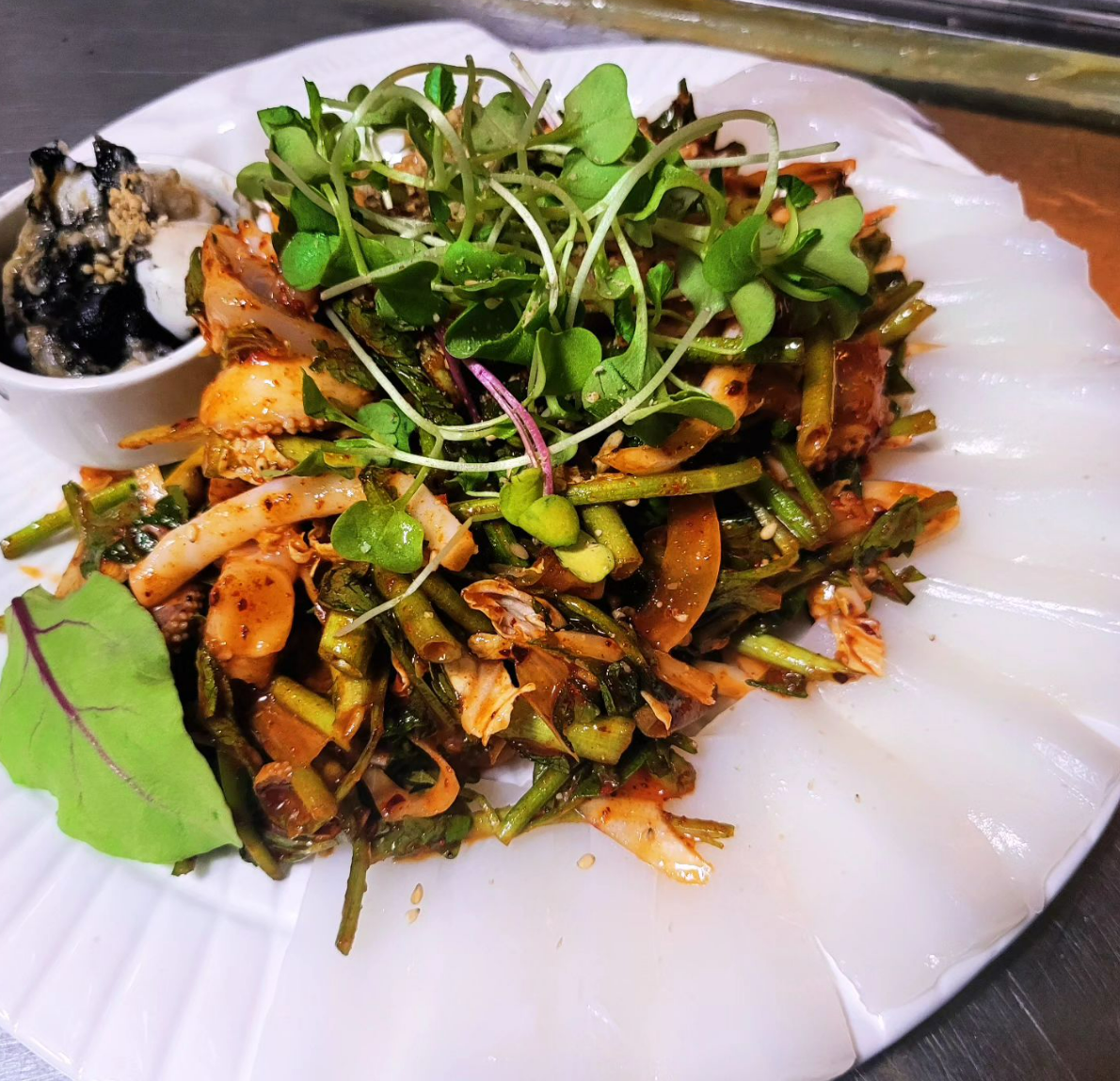 Jeongjaggaui Makgeolli Jib traditional liquor and anju