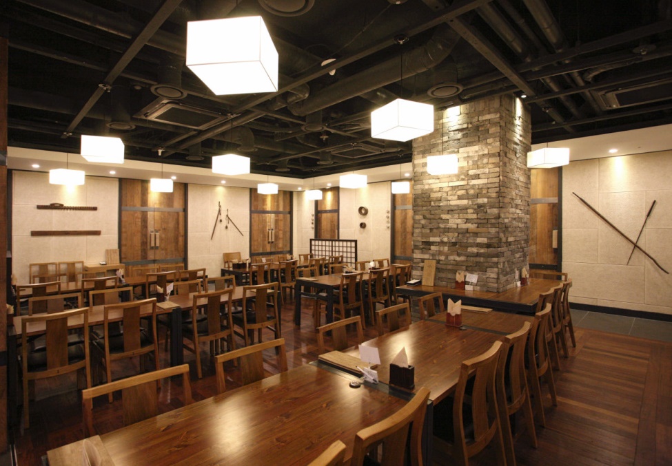 Soyeon瑞草店的安东风味面条及配菜