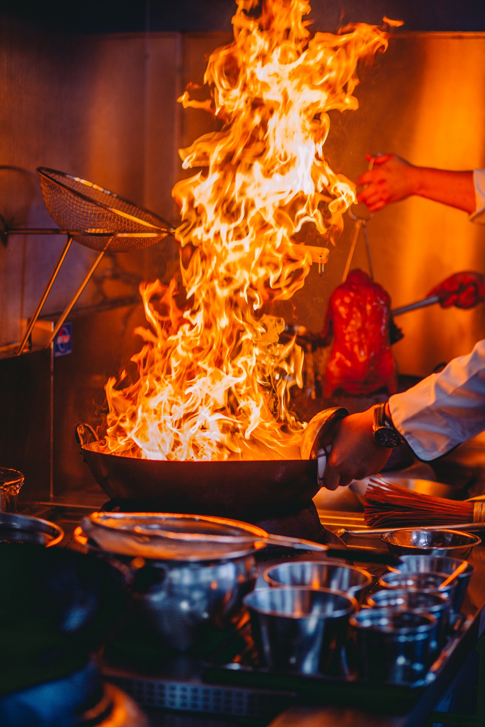 East Gate at Daegu Marriott with modern Chinese plates and contemporary interior