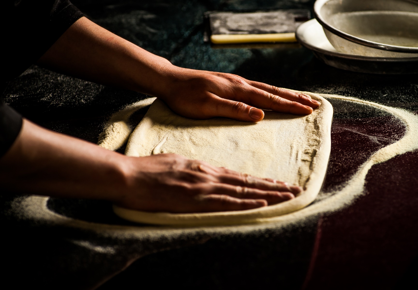 蚕室 The Cooking Guys 的那不勒斯披萨和自制意大利乳清干酪