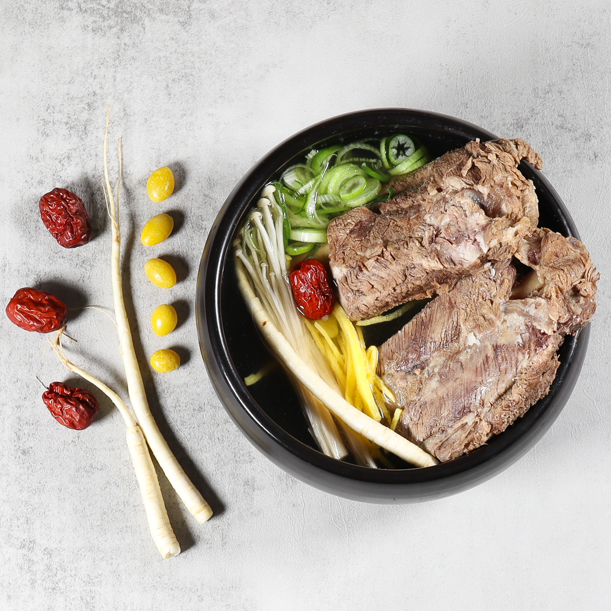 Daejeop豐盛韓式湯品及蒸菜午餐桌