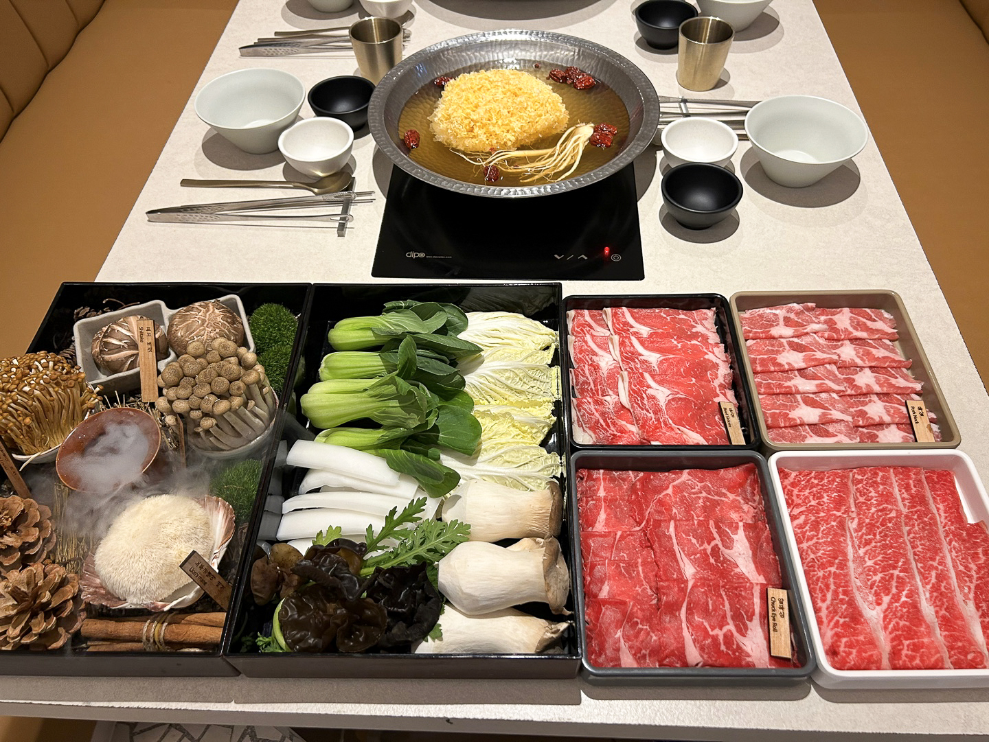 Noya COEX premium shabu-shabu spread in a private room