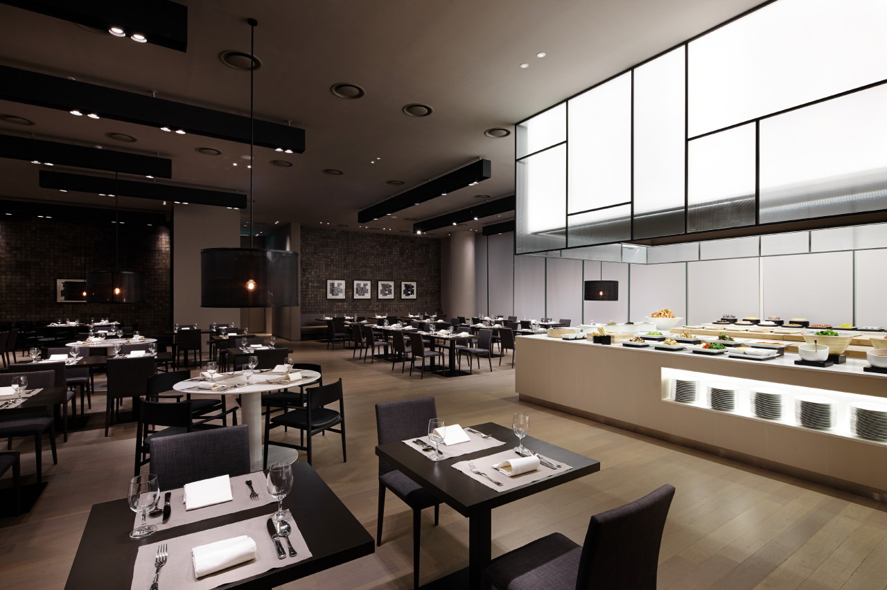 Shilla Stay Yeoksam Cafe buffet spread