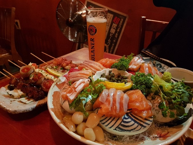 ジンファロシルリム、自家製焼き鳥の炭火焼き