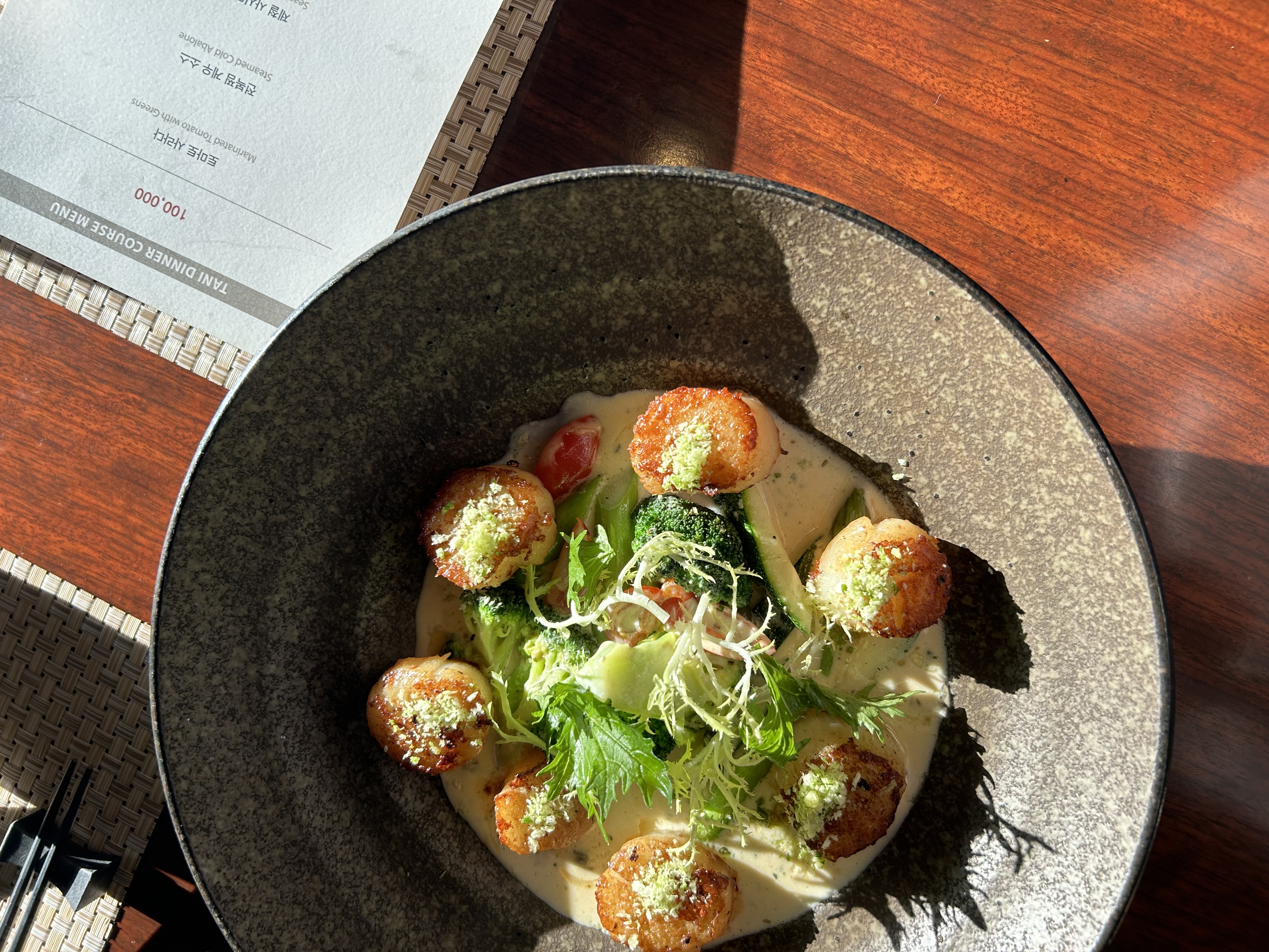 TANI Myeongdong AvenueL modern Japanese plates with sake