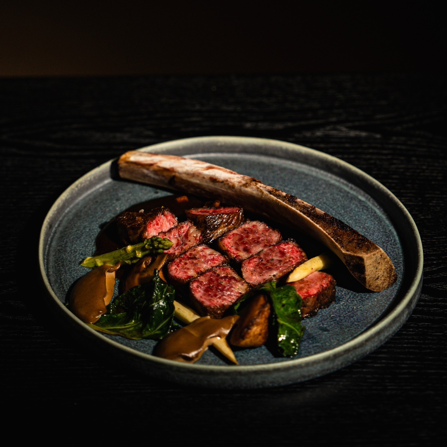 Variegata 明洞洞穴靈感室內及餐點