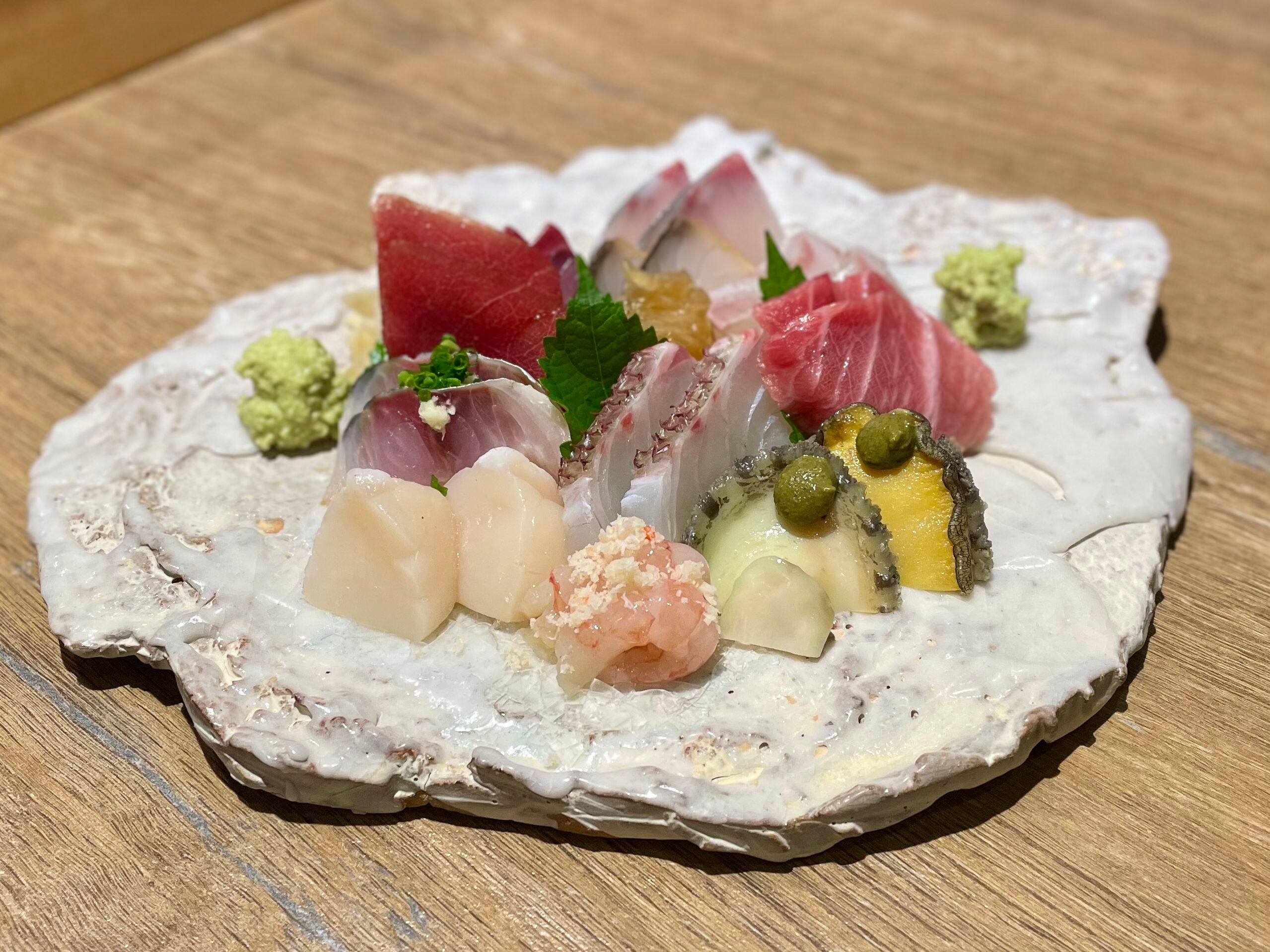 MIYAVI HANARE温馨柜台，酒柜与小食搭配