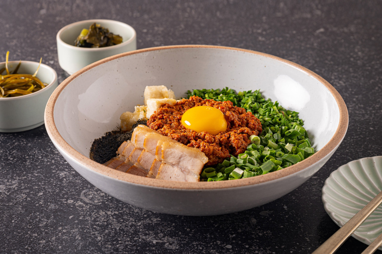 Geumgeum Seongsu modern Korean fusion table