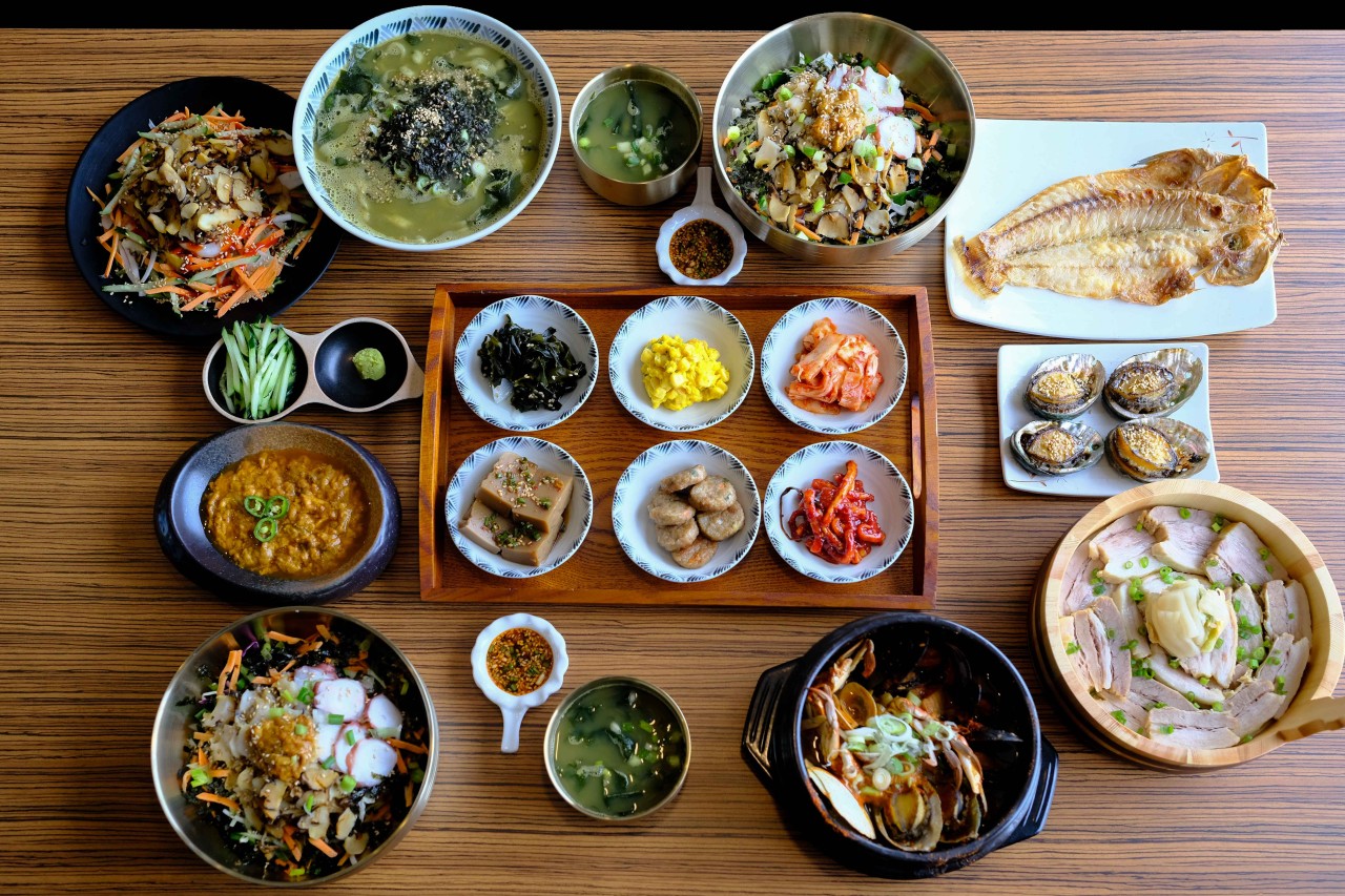 海板韩屋配济州海鲜盛宴和花园景观