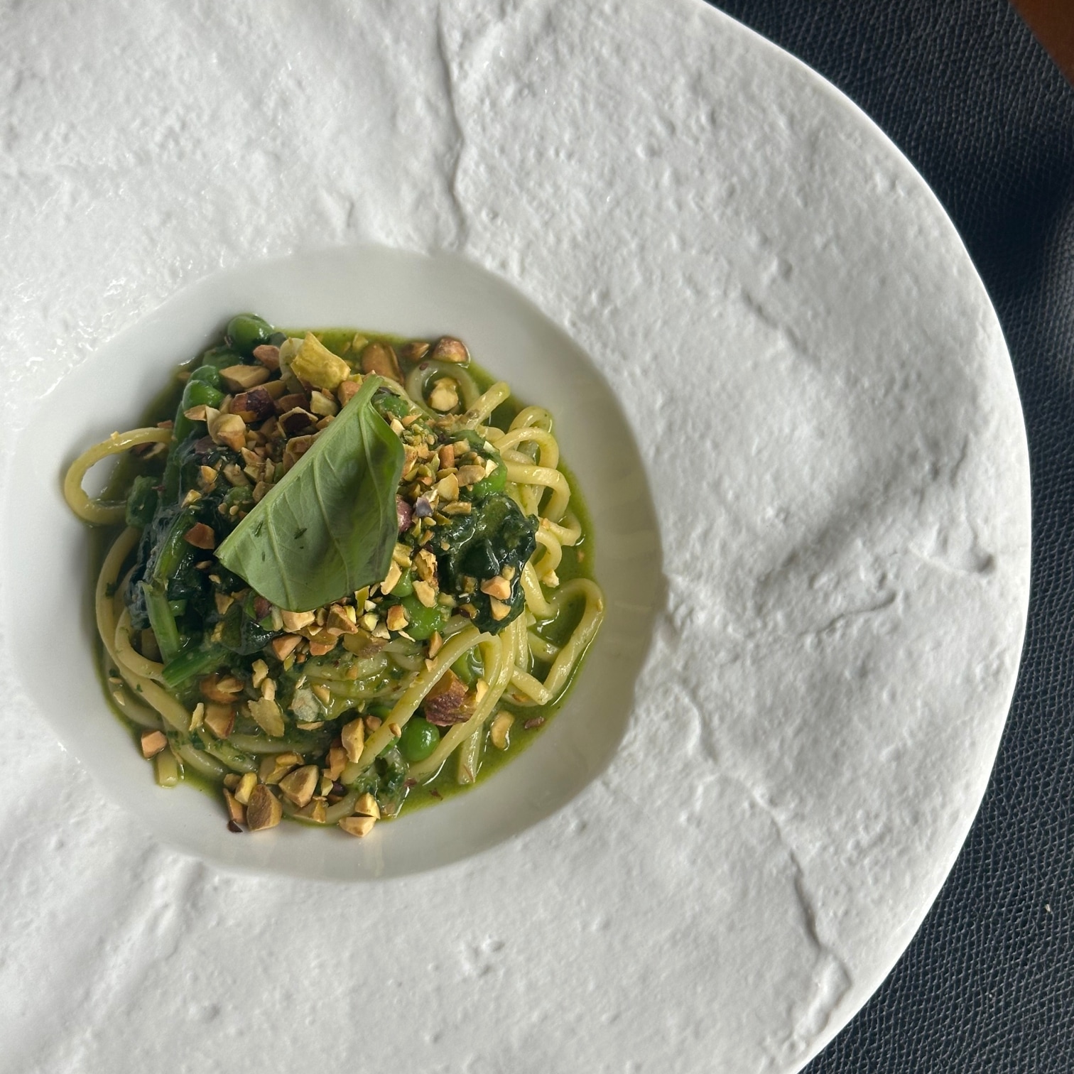 Osteria Leo合井店當季義大利料理與酒杯