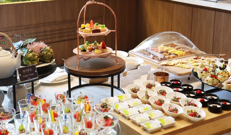 Avani Central Busan The Cube buffet open kitchen selection