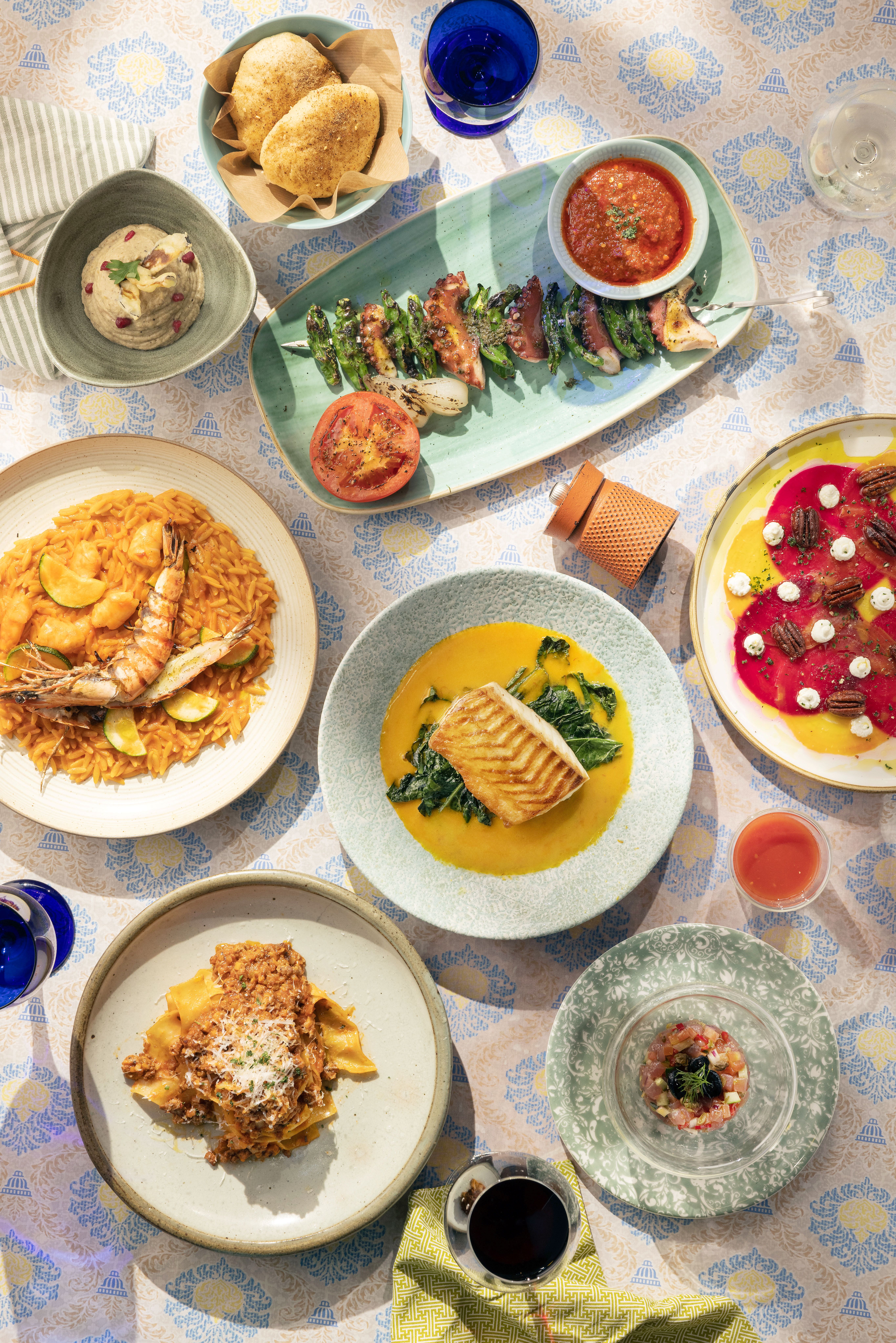 MONDRIAN CLEO餐廳內部，地中海料理與葡萄酒