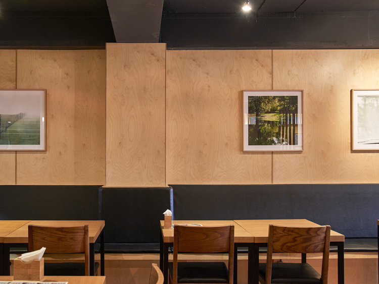 Udon Caden steaming udon with clear dashi - Image 4