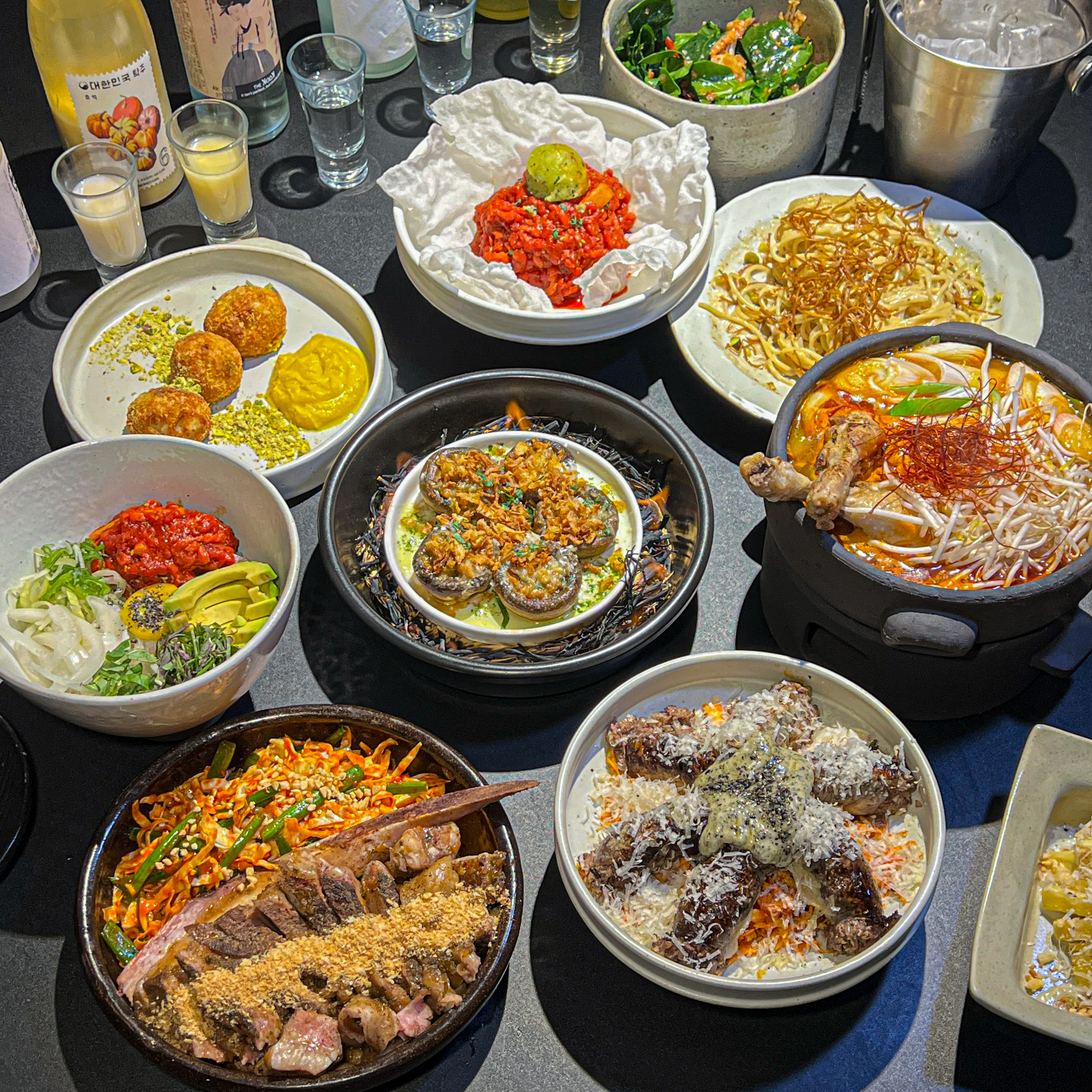 Refine Sungshin dining bar plates and traditional liquor pairing