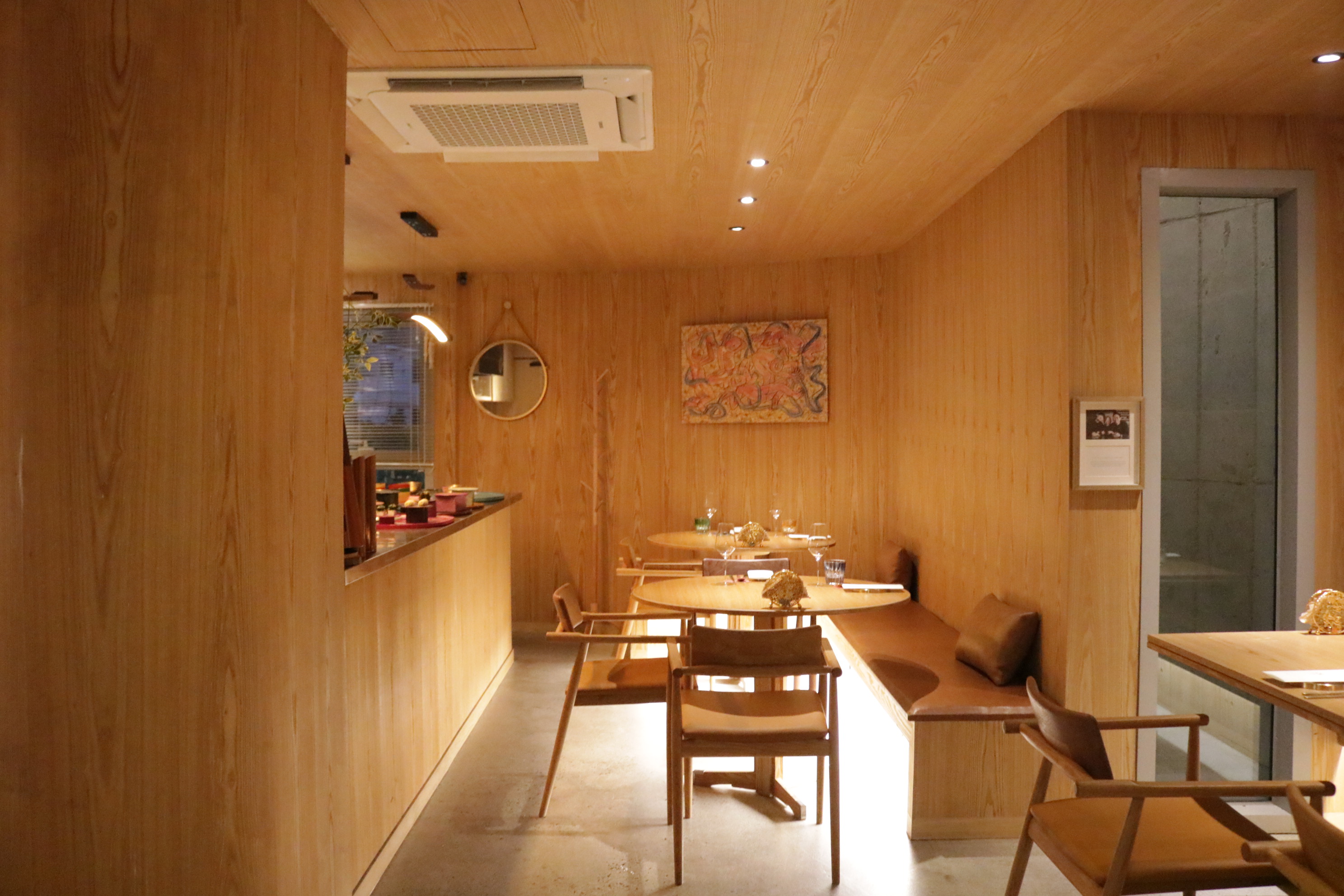 Dokdo 16 Celsius small table with makgeolli and seasonal Korean plates - Image 2