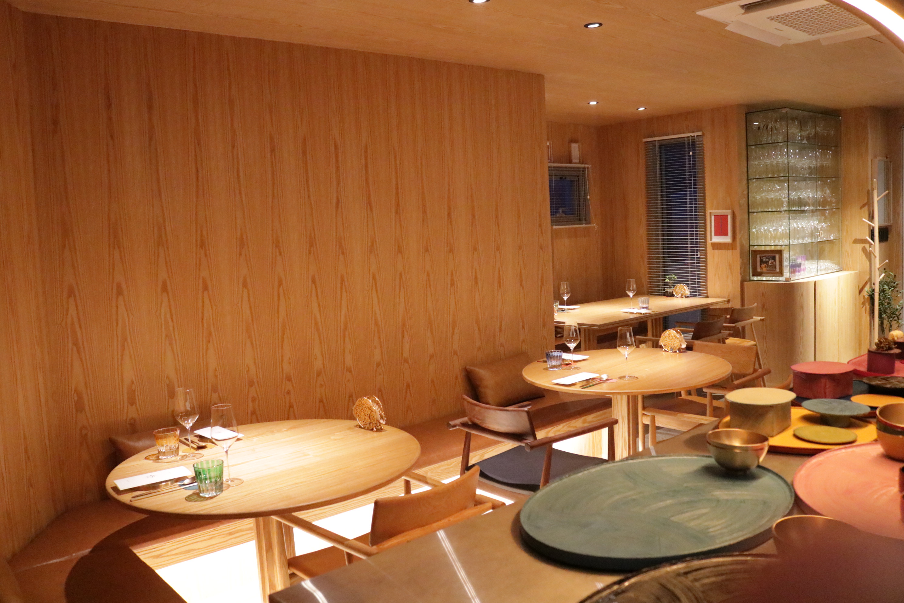 Dokdo 16 Celsius small table with makgeolli and seasonal Korean plates - Image 3