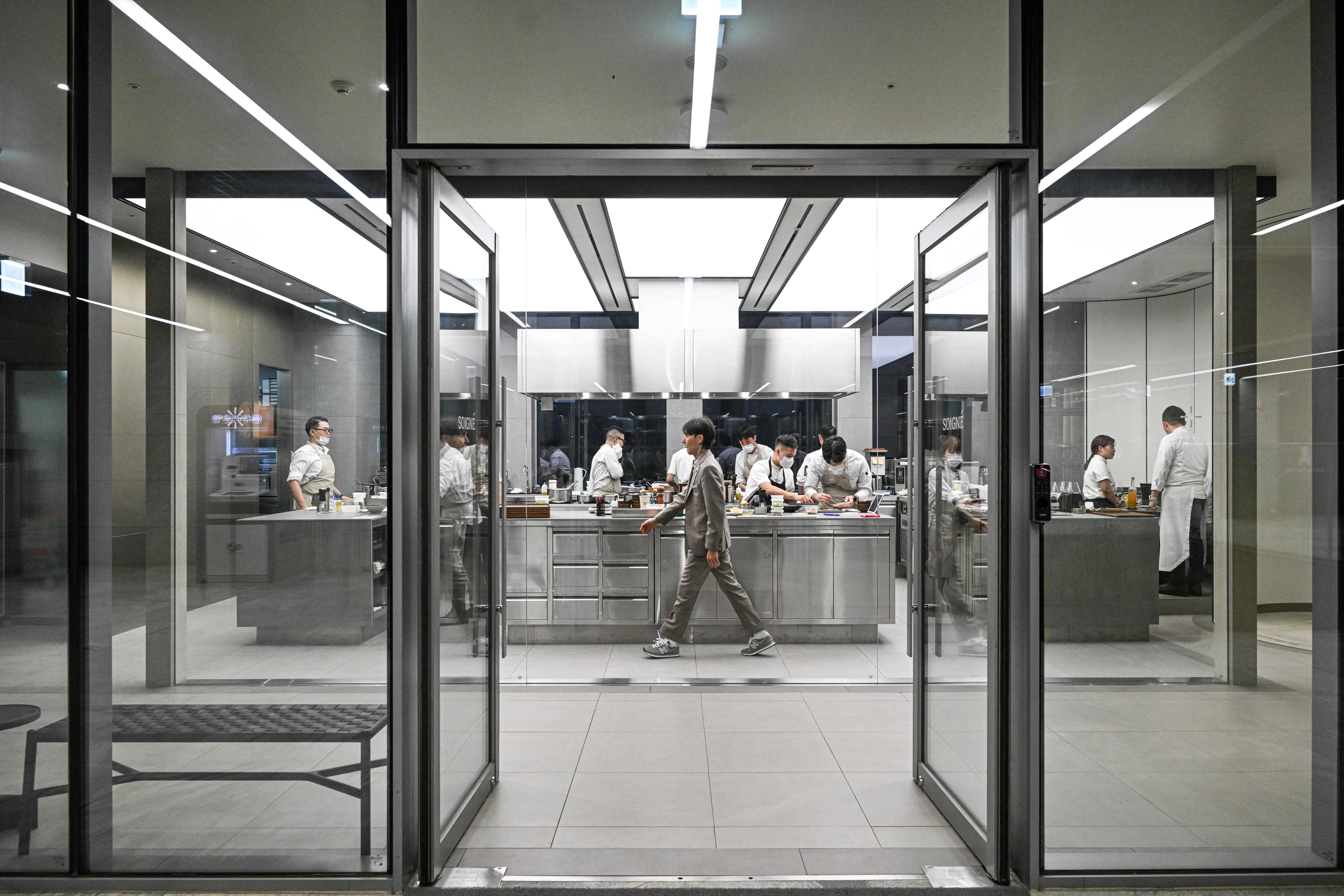 SOIGNE: contemporary cuisine of Seoul with layered textures - Image 2