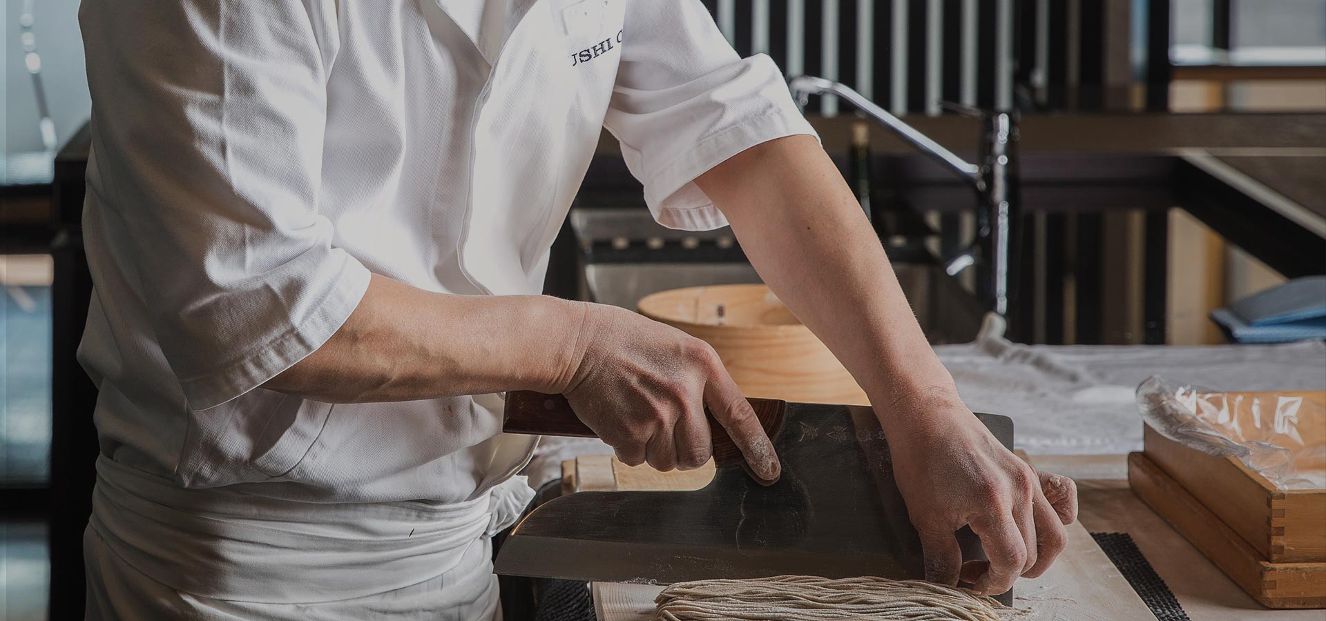 HOMURAN 現代日式空間中的手工蕎麥麵