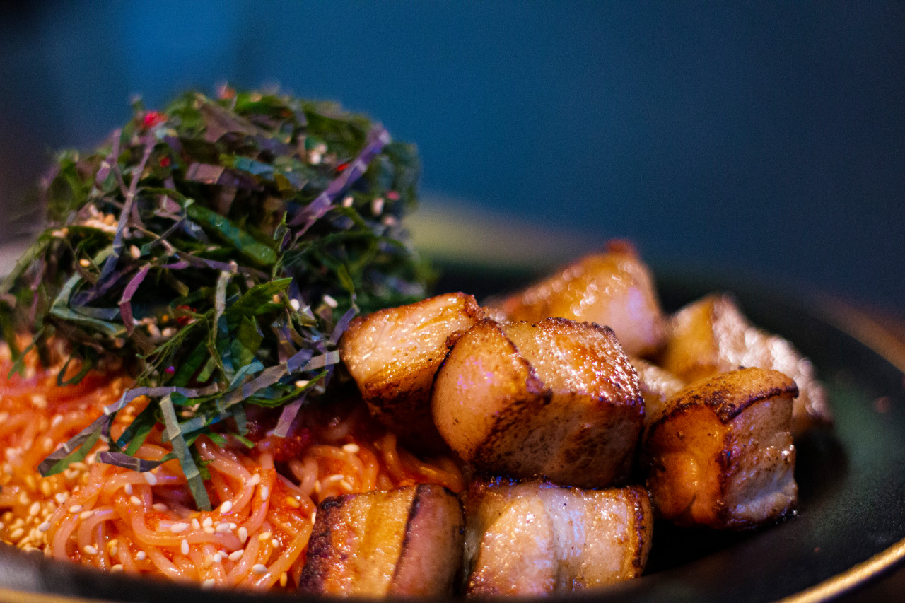 10billion Salon vintage eclectic pub in Hongdae