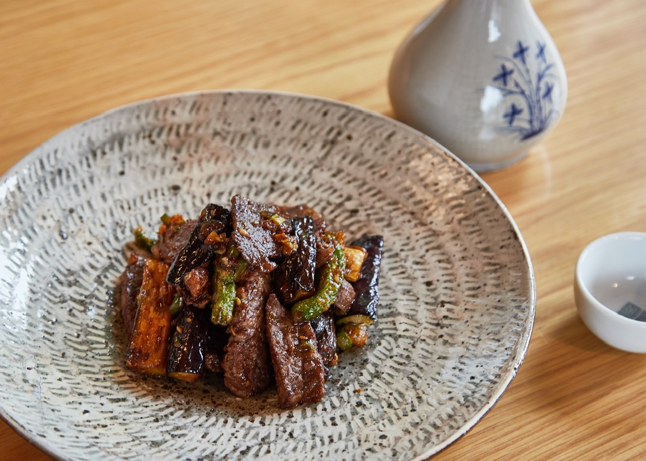 KYUBANGDOGAM HOUSE 季節の副菜が並ぶ韓国流テーブルドト