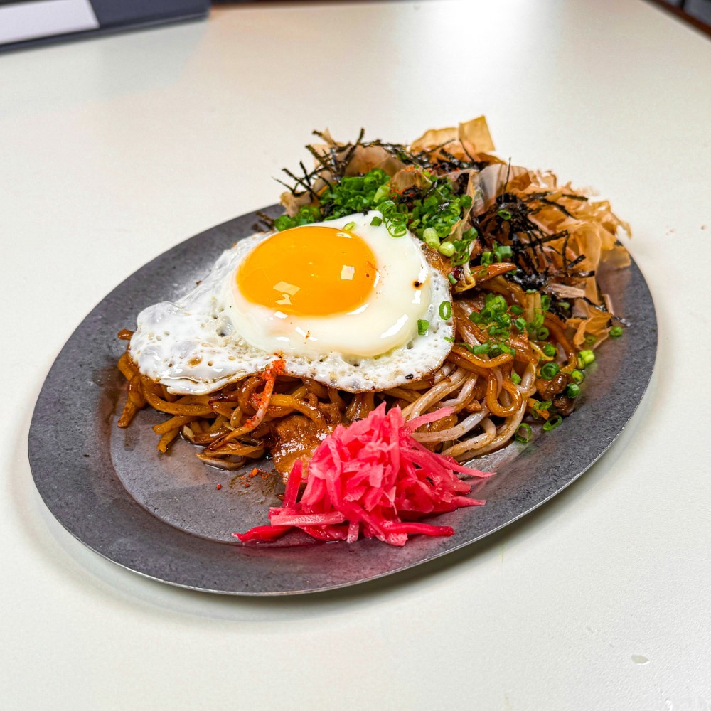 Akai Teppan hot plate cooking okonomiyaki and yakisoba