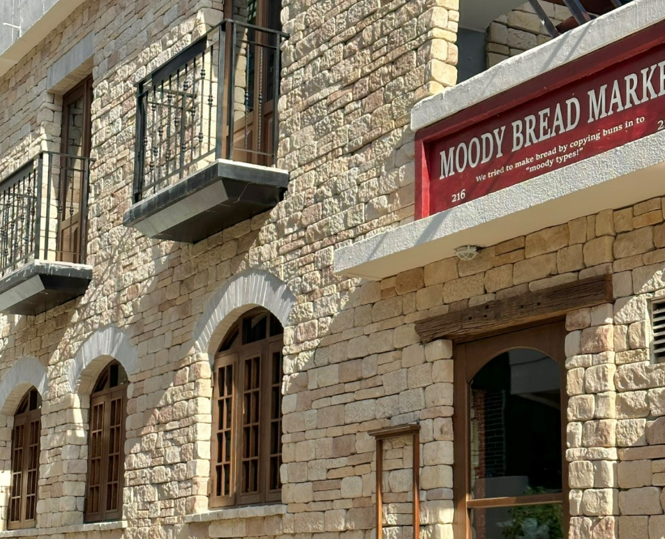 Moody Bread Market 各式麵包與環狀甜甜圈
