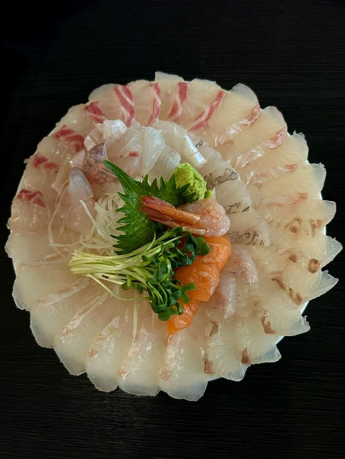 VONO居酒屋吧台与新世界大邱附近生鱼片