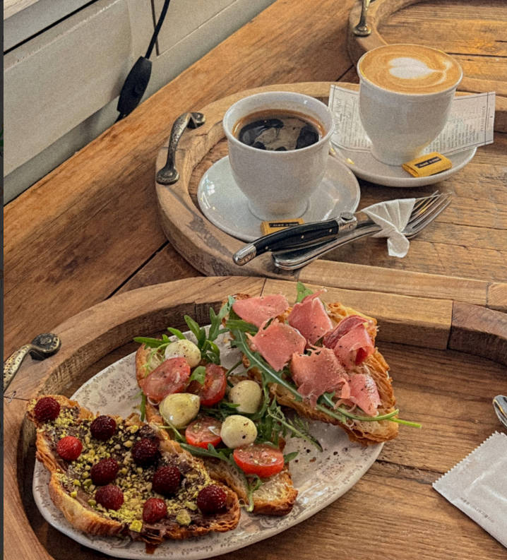 Quant à moi 明亮的歐洲風咖啡廳內景