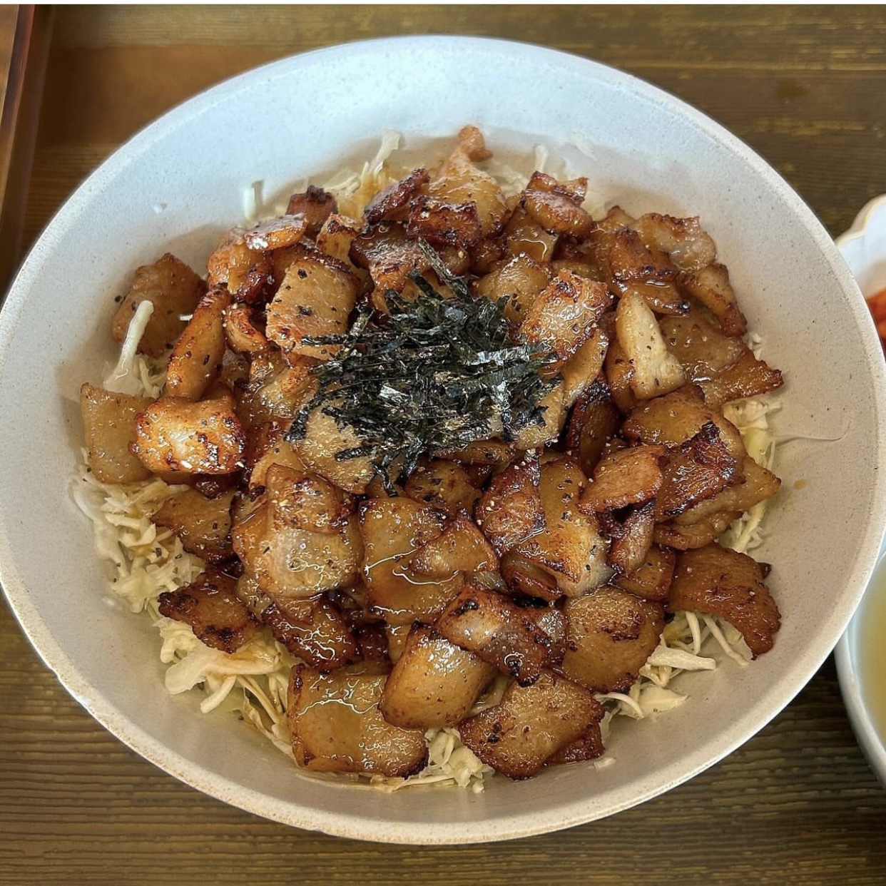 竹本店冒着热气的乌冬面