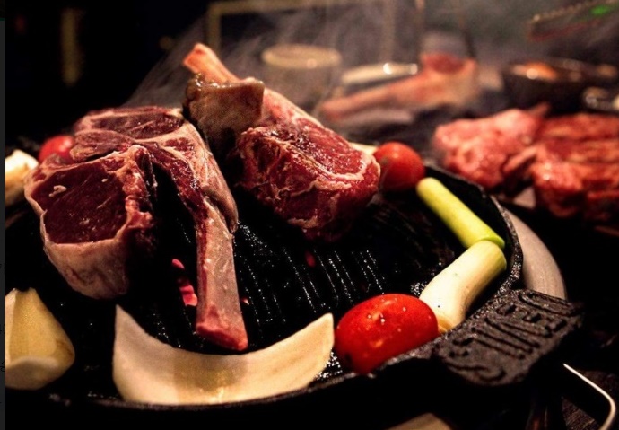 Devils Lamb & Pub Munjeong sizzling Sapporo-style lamb chops