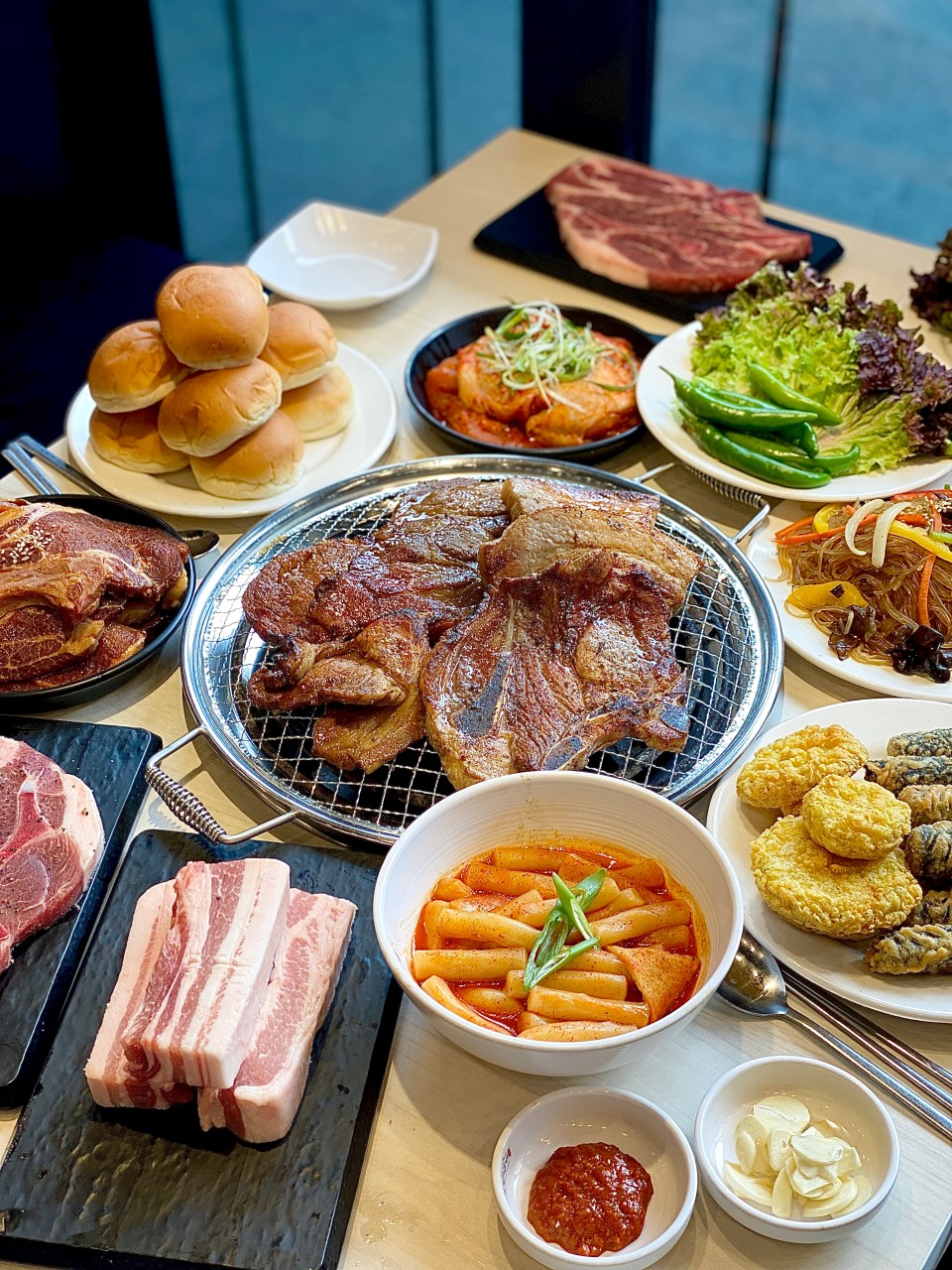 Myeongryun Jinsa all-you-can-eat pork ribs and self bar