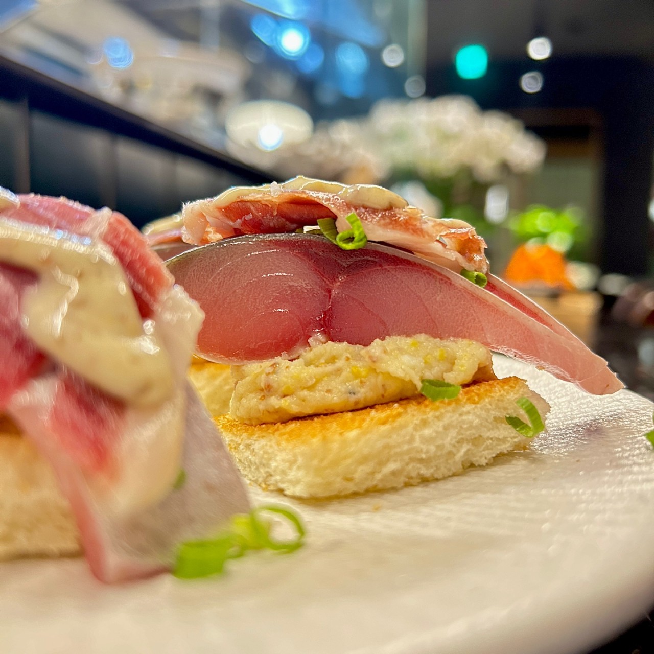 Eyashi izakaya counter with lively ambience in Seocho