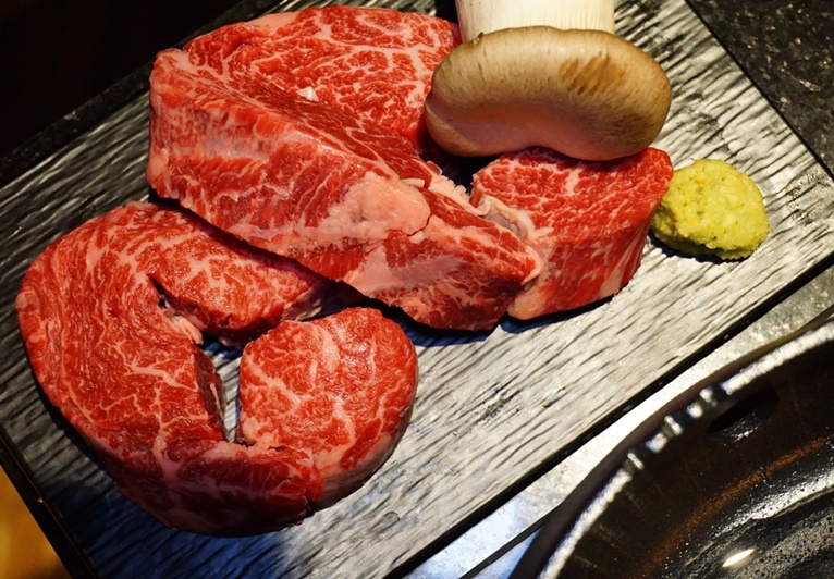 Tokyogrill Munrae aged beef on Tokyo-style grill