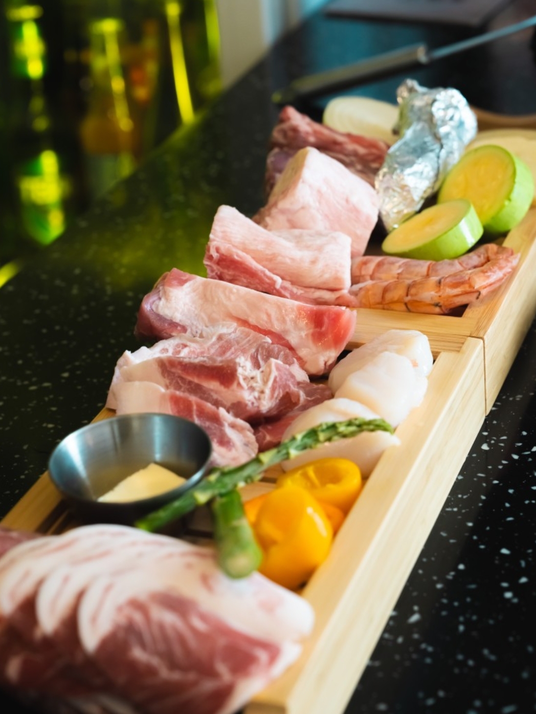 Jukmagodonのミナリと餅で包む豚肉会席