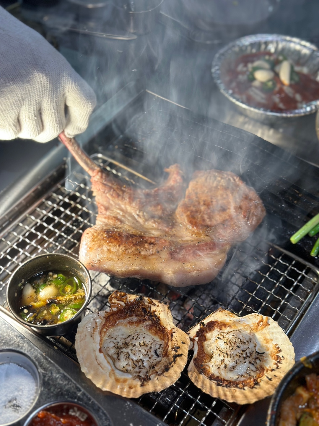 Black Brick House Charcoal grilled clams in Nonhyeon