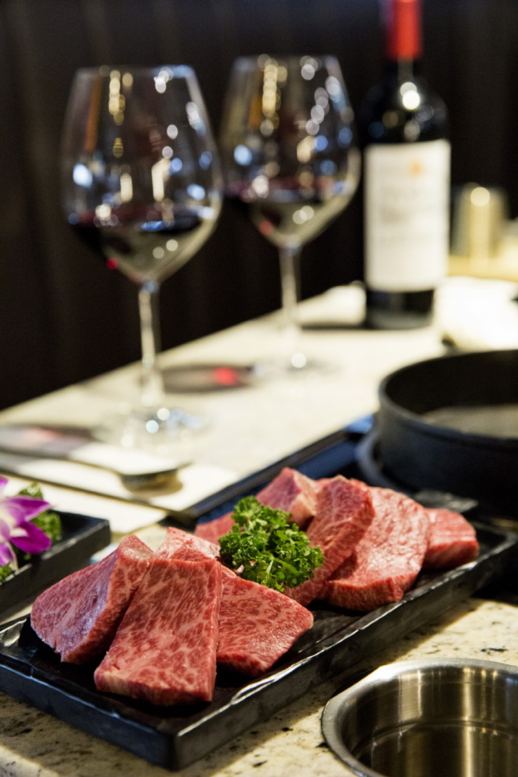 Puerco驿三分店桌边烤肉搭配葡萄酒