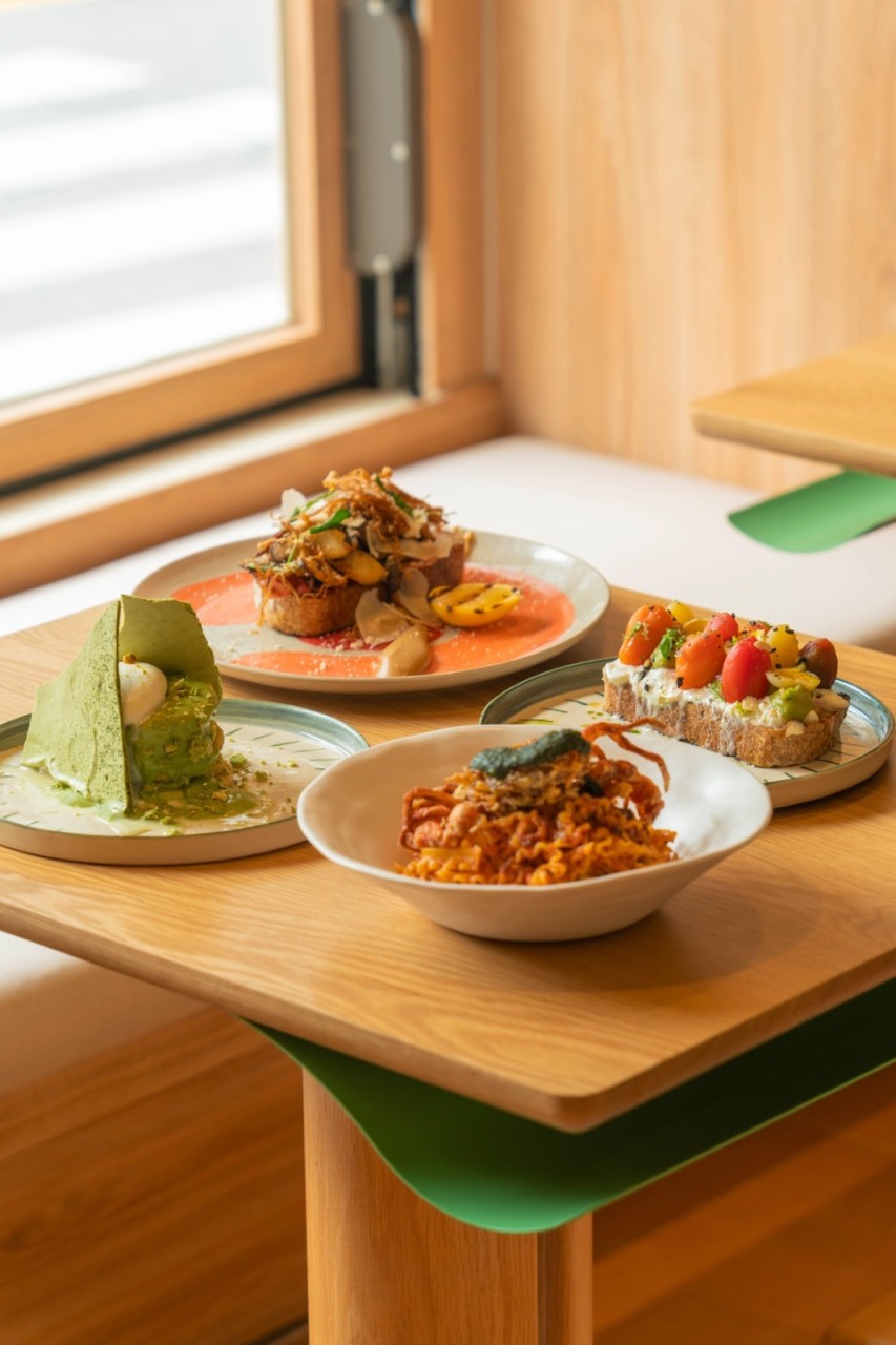 Yumd清潭阳光早午餐桌与鳄梨吐司